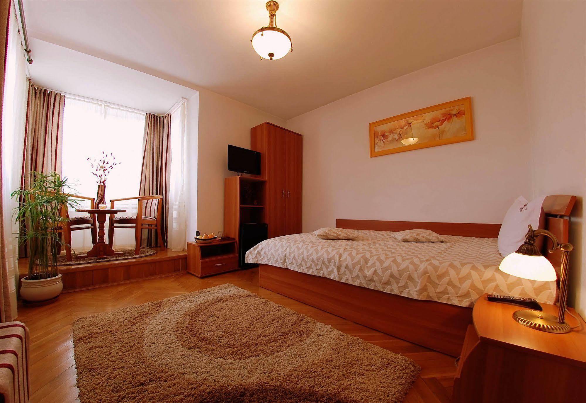Villa-Hotel Escala Cluj-Napoca Exterior foto